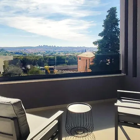 Amazing In With Private Swimming Pool, Be Inside Or Outside Póla